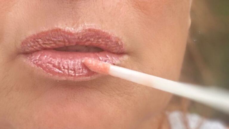 donner du volume aux lèvres avec les gloss repulpants